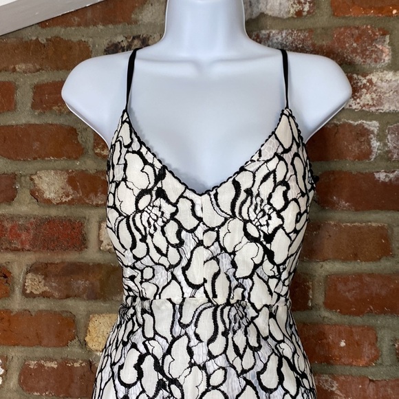 Lulu’s Ryse the Label Addison Black and White Lace Cutout Dress size medium - Picture 4 of 10
